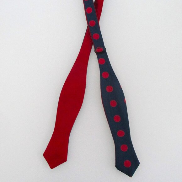 Reversible Men's Diamond Point Self Tie Bow Tie - Picture 1 of 4